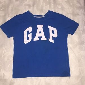 Boys 2T Gap T-shirt.